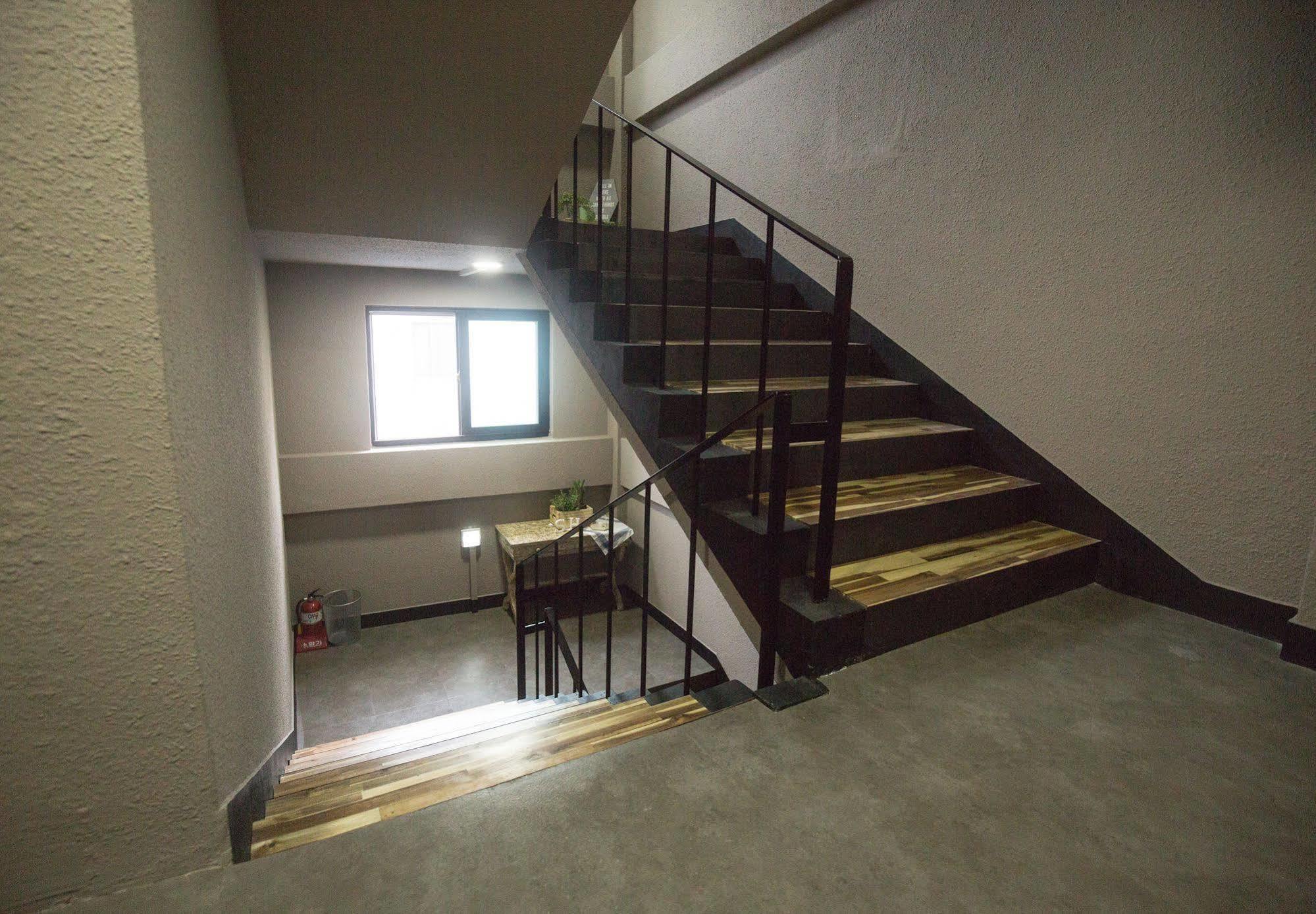 Story In Jeju Guesthouse Εξωτερικό φωτογραφία